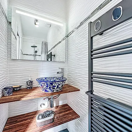 Beauvau By Interhome Aigues-Mortes